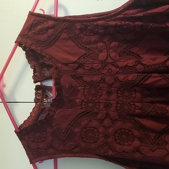 Doe & Rae Lace Top - Picture 2 of 9